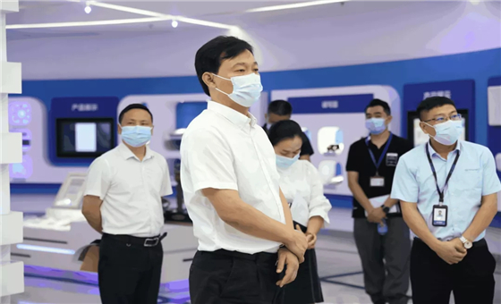 光明区委副书记、政法委书记张华伟莅临赢咖娱乐调研指导